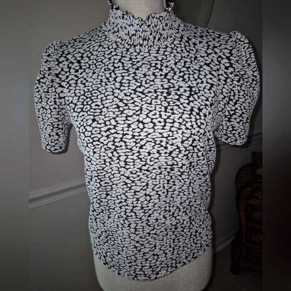 Zara Black and White Patterned Top - Picture 1 of 5